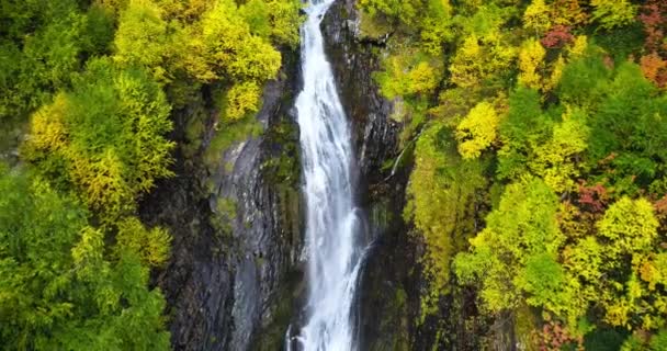 Piękny Wodospad Górach Dombai Charakter Krajobraz Północnego Kaukazu — Wideo stockowe