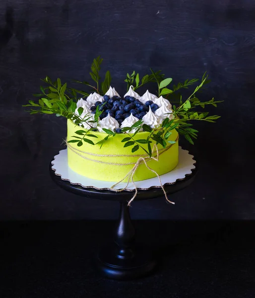 Groene Roomkaastaart Met Bosbessen Marshmallow Pistache — Stockfoto