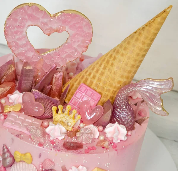 Bolo Fondant Sereia Rosa Com Decoração Papel Arroz — Fotografia de Stock