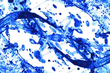 Soyut mürekkep arkaplanı. Mermer tarzı. Beyaz kağıda siyah boya dokusu. Ağ ve oyun tasarımı için duvar kağıdı. Grunge çamur sanatı. Kalem suyunun makro resmi. Koyu Smear