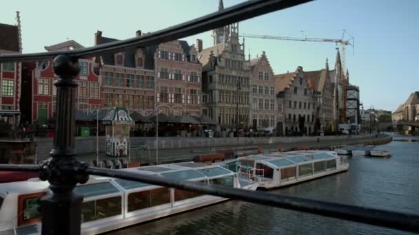 Kamera Bewegt Sich Durch Geländer Auf Der Grasbrugbrücke Den Leiekanal — Stockvideo