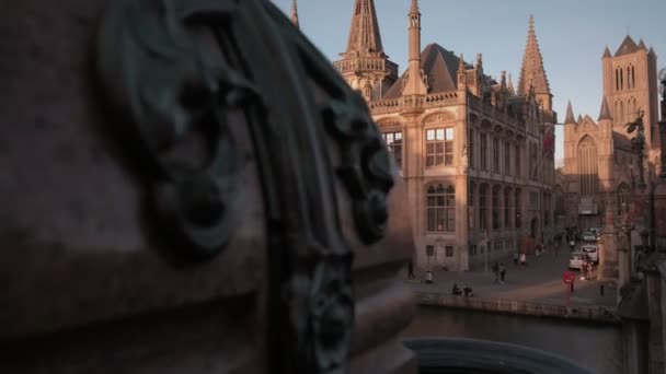 Камера Слайди Ліхтарний Стовп Виявити Korenmarkt Історичного Старого Міста Гент — стокове відео