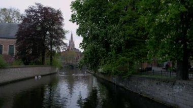 Katelijnestraat Canal dansa spire in kilise Meryem Bruges Brugge Belçika doğru seyir manastır adlı güzel statik klip