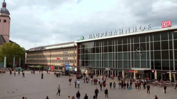 Statische Opname Van Bahnhofsvorplatz Van Domplatte Kijken Naar Keulen Treinstation — Stockvideo