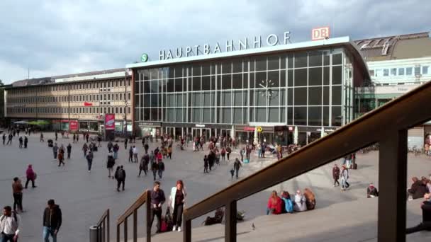 Fotoaparát Tyčí Nad Bahnhofsvorplatz Kolínské Katedrály Německo Domplatt Nádraží Kolíně — Stock video