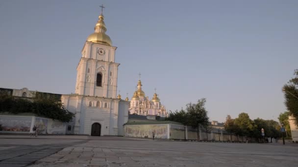 Einem Frühlingsabend Kiew Schoss Eine Flache Rutsche Goldenen Kuppelkloster Des — Stockvideo