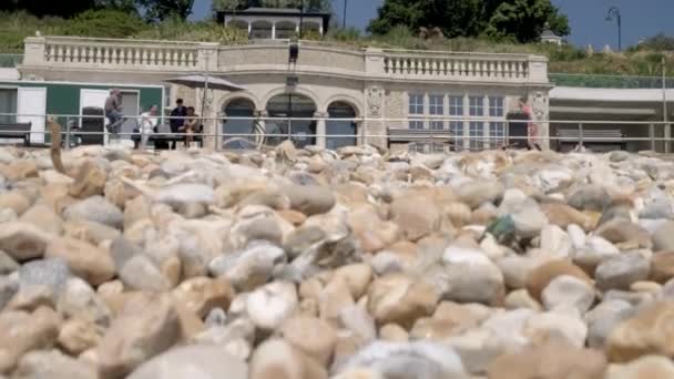 Jib Style Rise Pebbles Sandy Beach Lyme Regis Marine Parade — Stock Video
