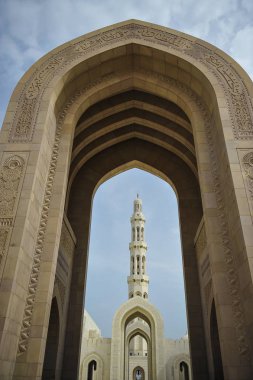 Sultan Qaboos Ulu Camii ana yeri Muscat Umman ibadet olduğunu