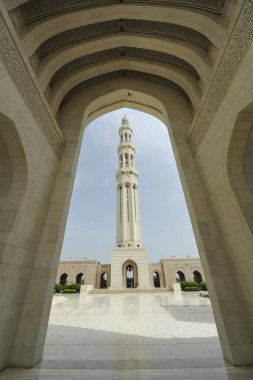 Sultan Qaboos Ulu Camii ana yeri Muscat Umman ibadet olduğunu