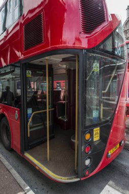 Londra Victoria İstasyonu bir stand Park için yeni otobüs