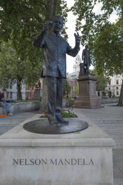 Nelson Mandela parlamento Meydanı, Londra'nın heykeli