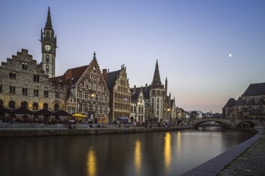 Evneing Graslei, Gent, Belçika Ortaçağ bölümünü kıyısında