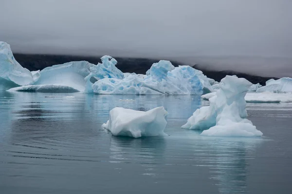 Icebergs Azuis Fiorde Narsuaq Groenlândia — Fotografia de Stock