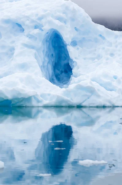 格陵兰 Narsusuaq 峡湾的蓝色冰山 — 图库照片