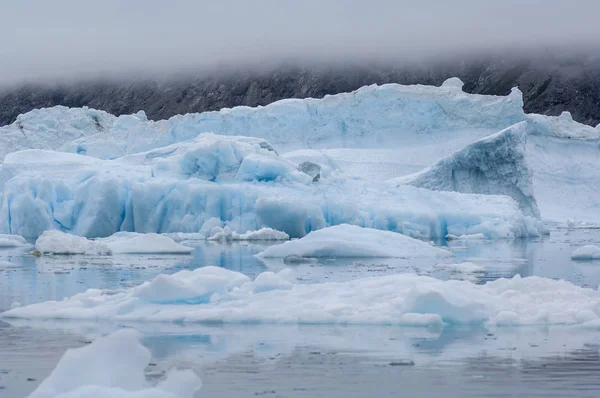 Μπλε Παγόβουνα Στο Φιόρδ Narsusuaq Της Γροιλανδίας — Φωτογραφία Αρχείου