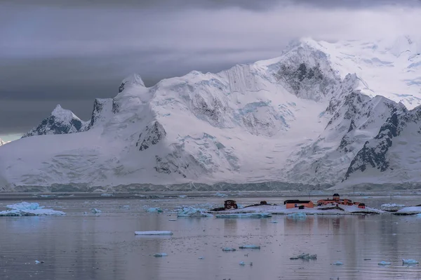 Paradise Harbour Antarctica Lugar Popular Para Visitar Cruceros — Foto de Stock