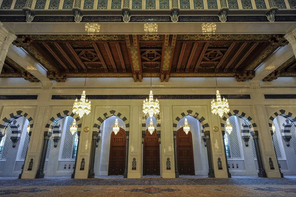 Εσωτερικό Του Μεγάλο Τζαμί Του Σουλτάν Καμπούς Στο Μουσκάτ Ομάν — Φωτογραφία Αρχείου