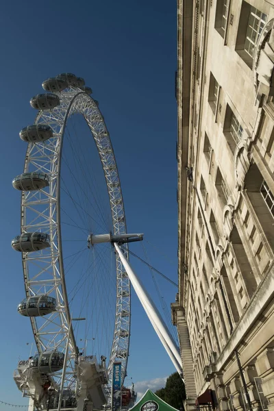 Details Voor London Eye Met Diep Blauwe Luchten — Stockfoto