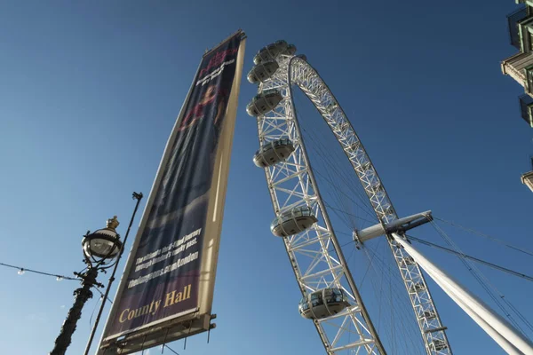 Dramatyczne Kąt London Eye — Zdjęcie stockowe