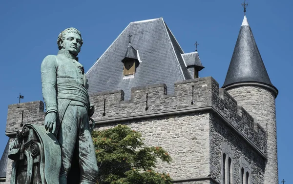 Estátua Lieven Bauwens Ghent Com Castelo Gerald Diabo Fundo — Fotografia de Stock