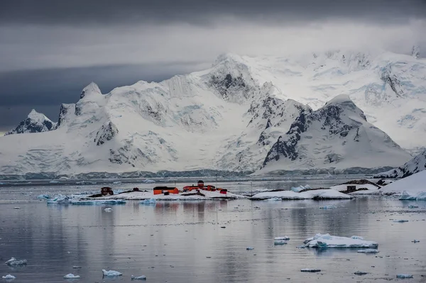 Paradise Harbour Antarctica Endroit Populaire Pour Visiter Les Navires Croisière Images De Stock Libres De Droits
