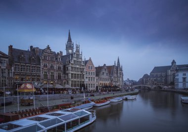 Evneing Graslei, Gent, Belçika Ortaçağ bölümünü kıyısında