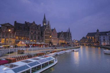 Evneing Graslei, Gent, Belçika Ortaçağ bölümünü kıyısında