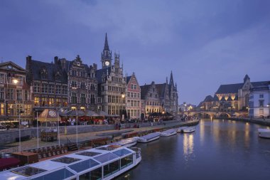 Evneing Graslei, Gent, Belçika Ortaçağ bölümünü kıyısında