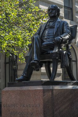 George Peabody Londra'nın heykeli