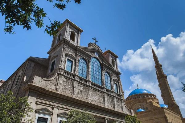 Cattedrale San Giorgio Maronita Beirut Sullo Sfondo Vede Moschea Mohammad — Foto Stock