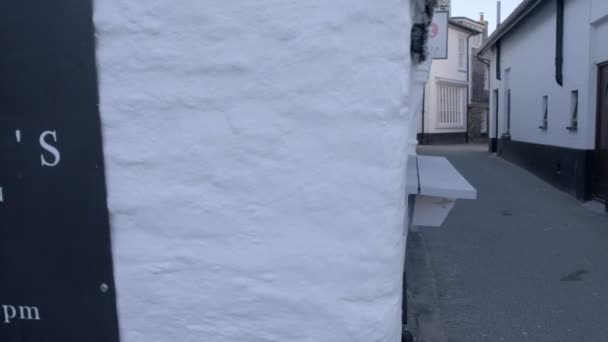 Bağlantı Noktası Isaac Cornwall Dar Şirin Orta Sokakta Ortaya Çıkarmak — Stok video