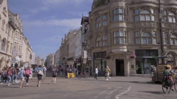 Kamera Serpenyők High Street Commarket Street Oxfordi Mint Busz Áthalad — Stock videók