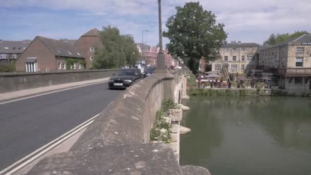 Pan Através Tamisa Folly Bridge Para Head River Pub Oxford — Vídeo de Stock