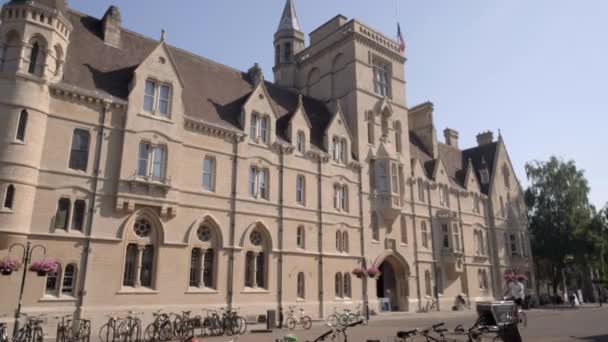 Abstieg Vom Balliol College Hinter Briefkasten — Stockvideo