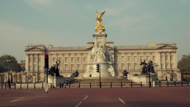 London Storbritannien April 2019 Statisk Vid Skott Victoria Memorial Med — Stockvideo