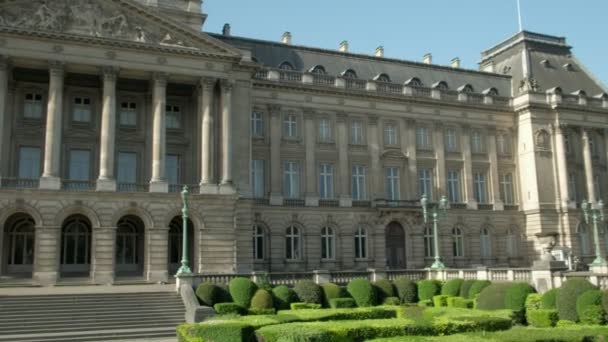 Panela Lenta Através Fachada Palácio Real Bruxelas Uma Manhã Clara — Vídeo de Stock