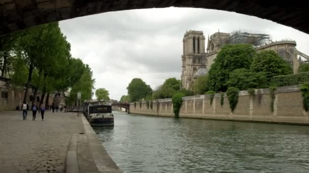Slow Pan Pont Archeveche Notre Dame Cathedral Paris Taken Two — Stock Video