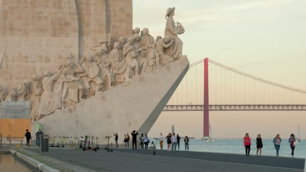 Lisbonne Portugal Mai 2019 Longue Vue Personnes Promenant Sur Rive — Video