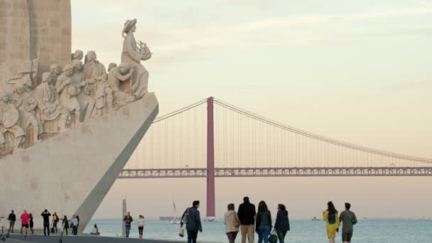 Lisbonne Portugal Mai 2019 Longue Vue Personnes Promenant Sur Rive — Video