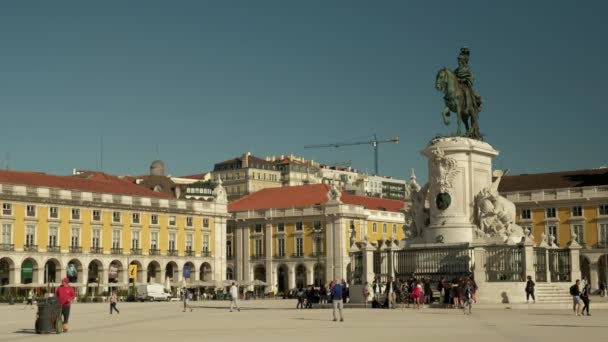 Lisbon Portugal Mei 2019 Orang Orang Depan Monumen Kepada Raja — Stok Video