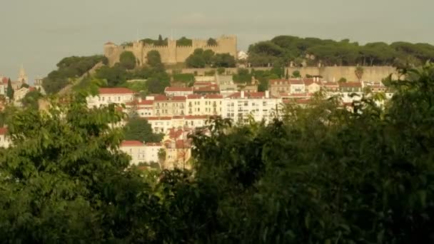 Clip Largo Estático Del Castillo Sao Jorge Visto Través Del — Vídeos de Stock