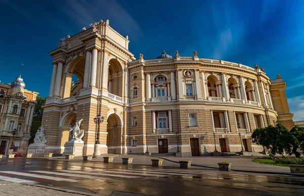 Lange Belichtete Farbenfrohe Aufnahme Des Opernhauses Von Odessa Der Ukraine — Stockfoto