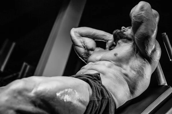 Beau Caucasien Muscle Homme Modèle Apparence Séance Entraînement Dans Gymnase — Photo