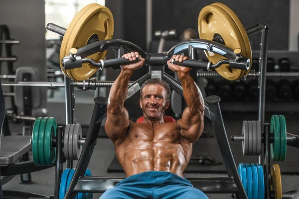 Brutal Fuerte Culturista Atlético Anciano Bombeo Los Músculos Entrenamiento Culturismo — Foto de Stock