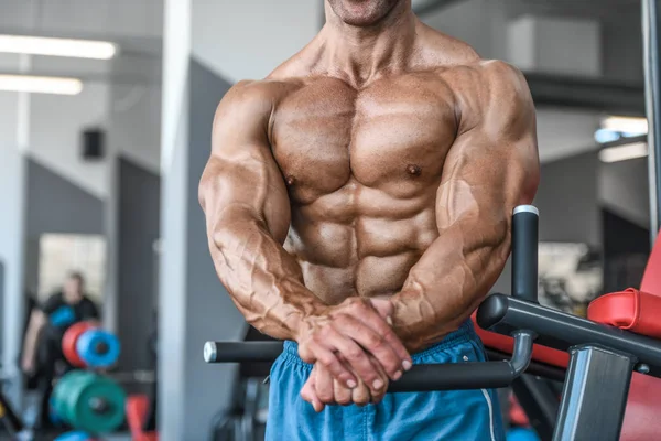 Brutal Stark Bodybuilder Athletisch Gealtert Mann Pumpt Muskeln Workout Bodybuilding — Stockfoto