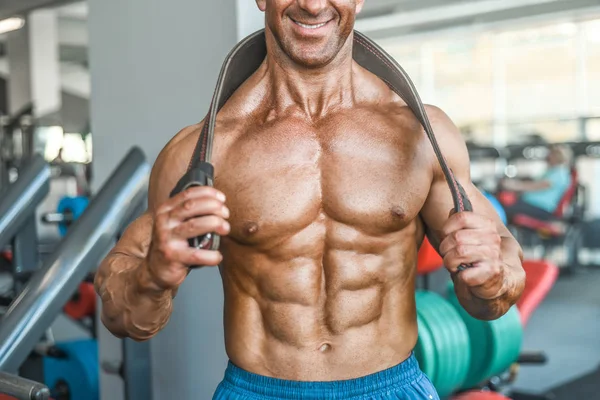 Brutale Forte Bodybuilder Atletico Uomo Anziano Pompaggio Muscoli Allenamento Concetto — Foto Stock