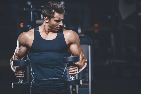 Bonito Jovem Ajuste Muscular Caucasiano Homem Treinamento Treino Aparência Modelo — Fotografia de Stock