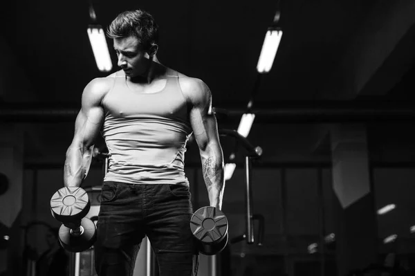 Bonito Jovem Ajuste Muscular Caucasiano Homem Treinamento Treino Aparência Modelo — Fotografia de Stock