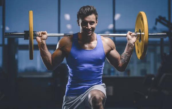 Bonito Jovem Ajuste Muscular Caucasiano Homem Treinamento Treino Aparência Modelo — Fotografia de Stock