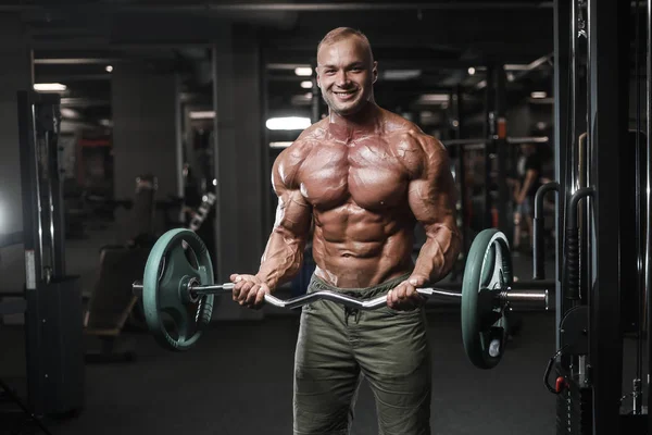 Stilig Stark Bodybuilder Atletisk Man Pumpa Upp Muskler Träning Bodybuilding — Stockfoto